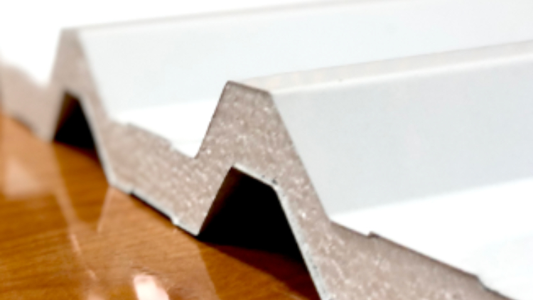 Cobertura em telha metálica trapezoidal fabricada pela Brastetto